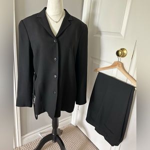 Liz Claiborne 2 piece lined black jacket and pants size 14 Petite